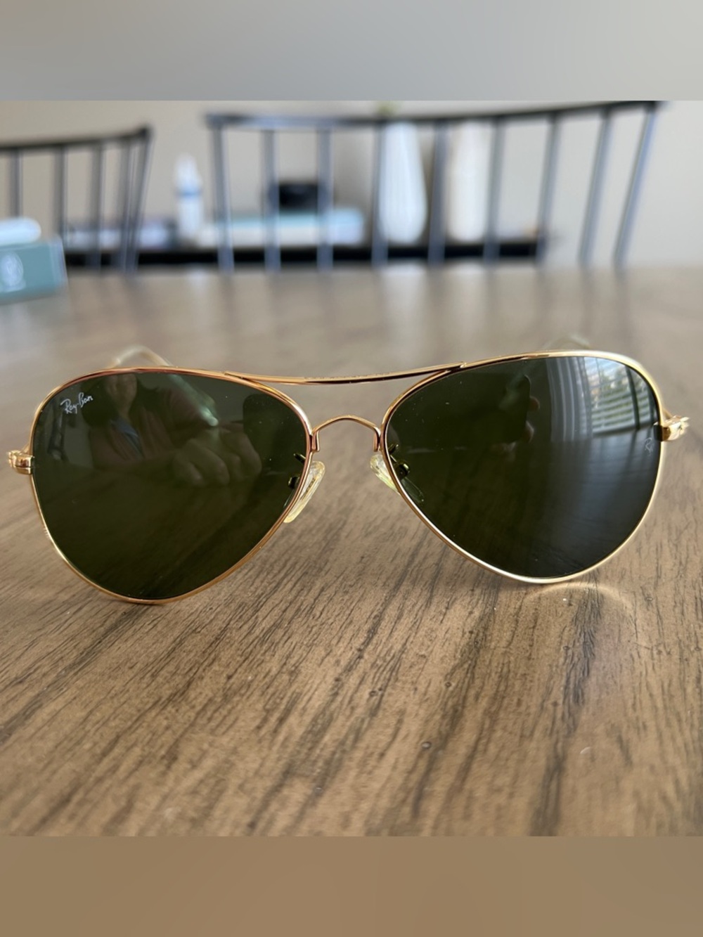 Authentic Unisex Ray-Ban Classic Gold Aviator Sunglasses with Dark Green Lenses